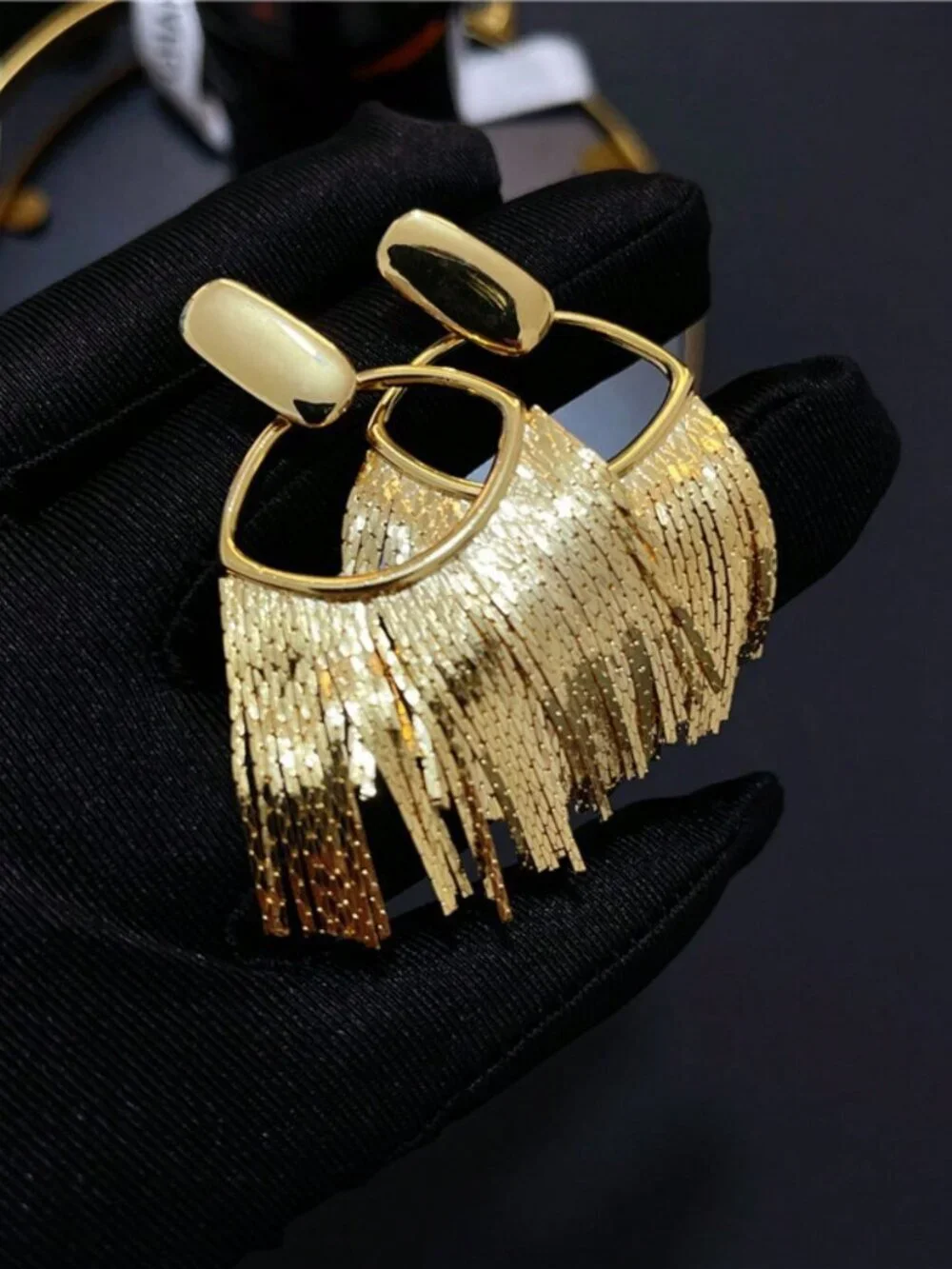 Gold luxury Women's Crescent Shaped Metal Chain Pendant Earrings